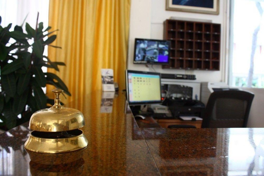 Hotel Meuble Zenith لينانو سابيادورو المظهر الخارجي الصورة