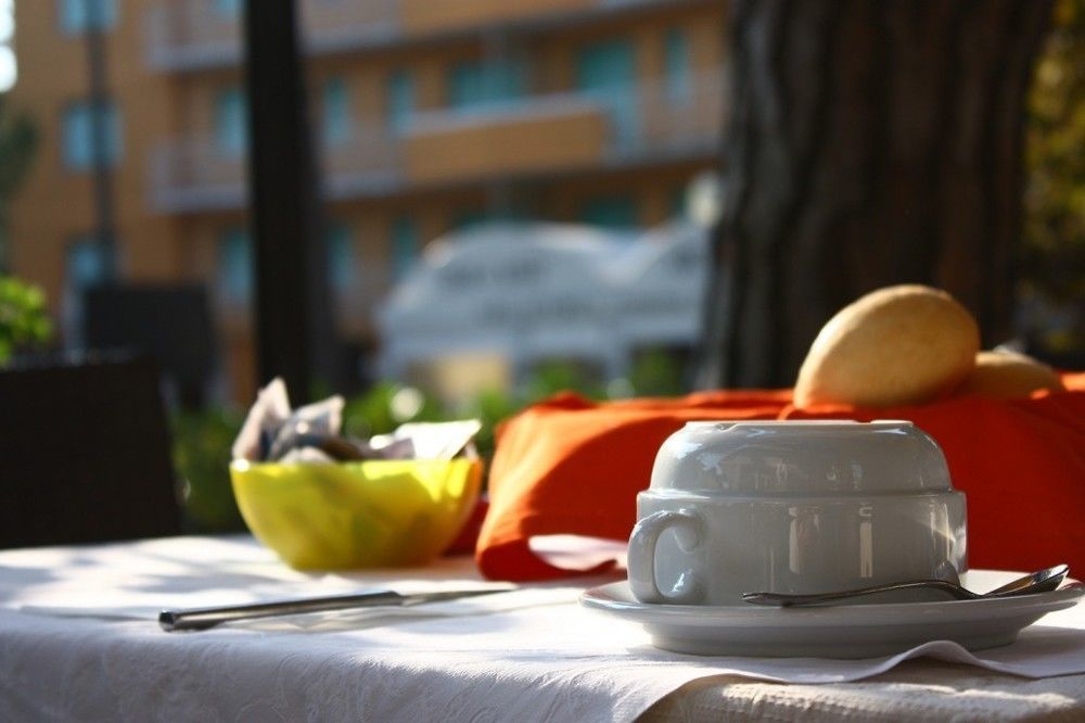 Hotel Meuble Zenith لينانو سابيادورو المظهر الخارجي الصورة