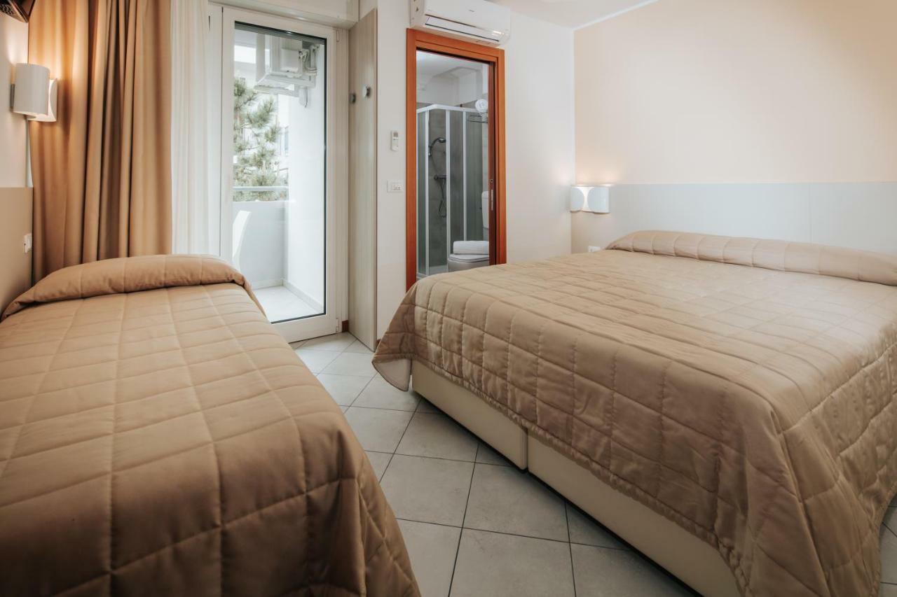 Hotel Meuble Zenith لينانو سابيادورو المظهر الخارجي الصورة